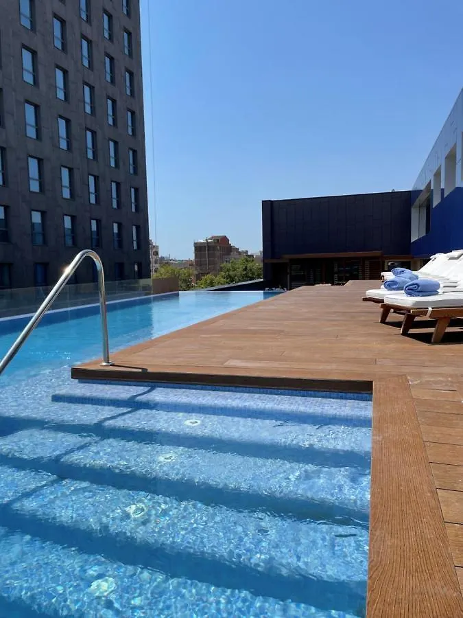 4 Hoteles de 4 Estrellas en Poblenou, Barcelona Comparados
