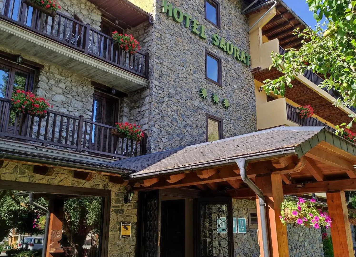 Cerca de La Font en Espot: 4 Hoteles Céntricos Comparados